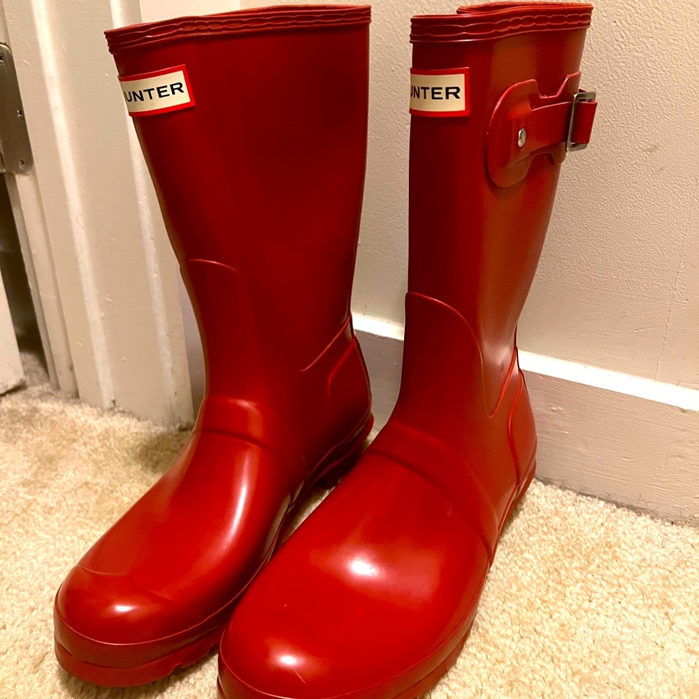 Hunter red midi boots